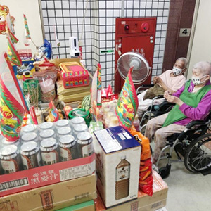 111.08.12 中元普渡-長輩祈求平安健康