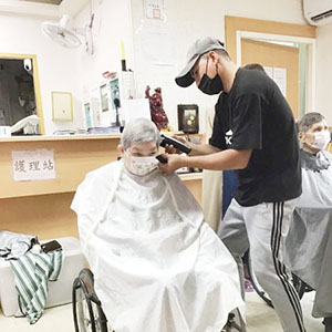 112.04.30 新北市協聖愛心慈善會義剪服務